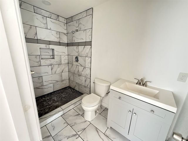 3233 Springview Avenue, Dallas, TX 75216