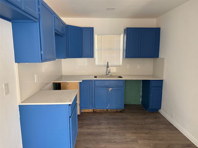 3233 Springview Avenue, Dallas, TX 75216