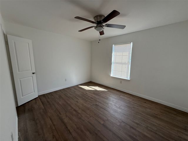 3233 Springview Avenue, Dallas, TX 75216