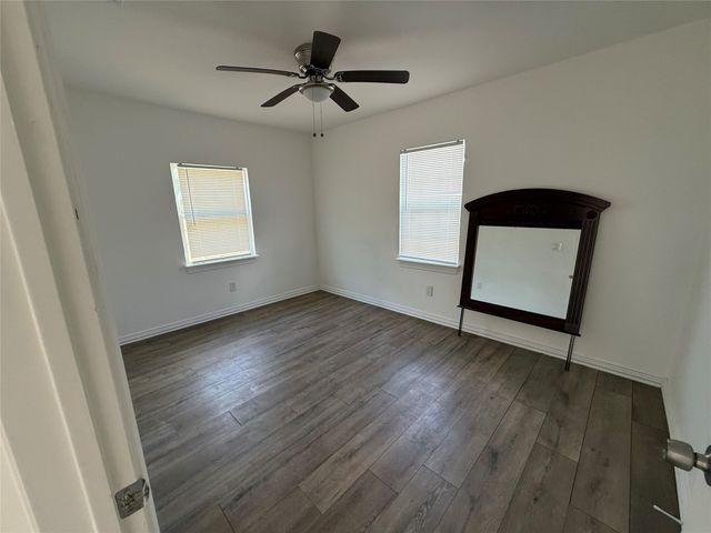 3233 Springview Avenue, Dallas, TX 75216