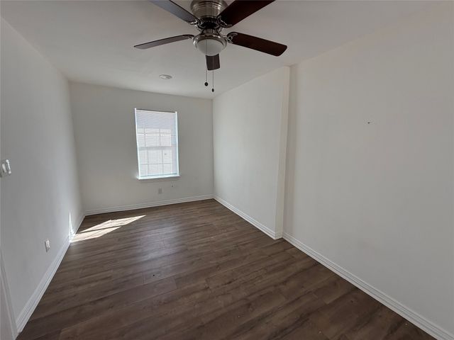 3233 Springview Avenue, Dallas, TX 75216