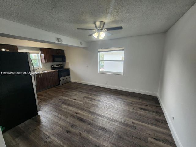 4117 Woodside Dr 4, Coral Springs, FL 33065