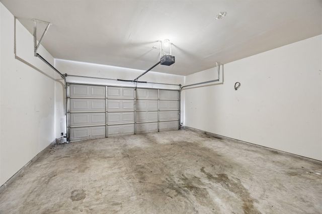 2847 Whitman Drive, Montgomery, TX 77356