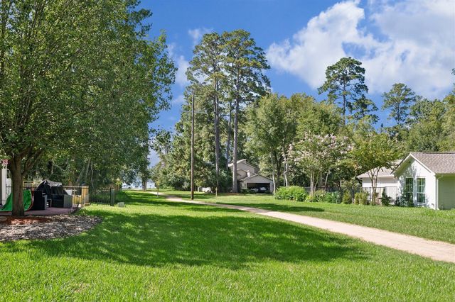 2847 Whitman Drive, Montgomery, TX 77356