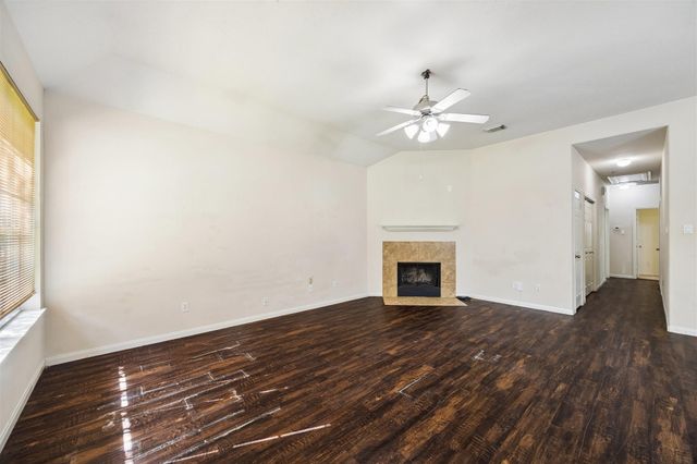 2847 Whitman Drive, Montgomery, TX 77356