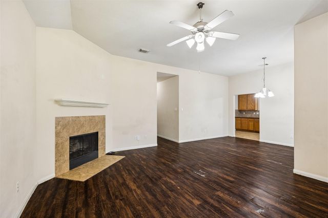 2847 Whitman Drive, Montgomery, TX 77356