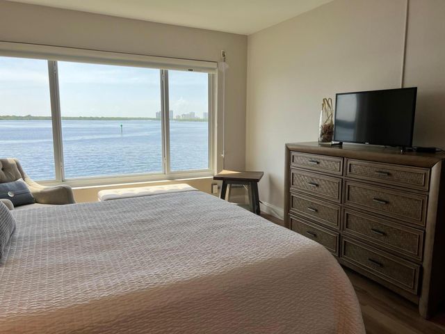 52 Yacht Club Drive 308, North Palm Beach, FL 33408