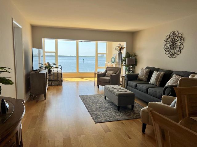 52 Yacht Club Drive 308, North Palm Beach, FL 33408