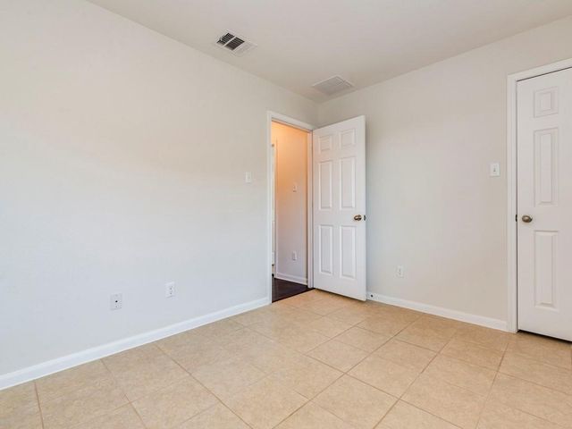 237 Goddard, Kyle, TX 78640