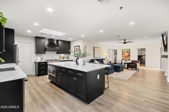 10945 E SAN SALVADOR Drive, Scottsdale, AZ 85259
