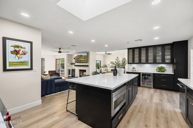 10945 E SAN SALVADOR Drive, Scottsdale, AZ 85259