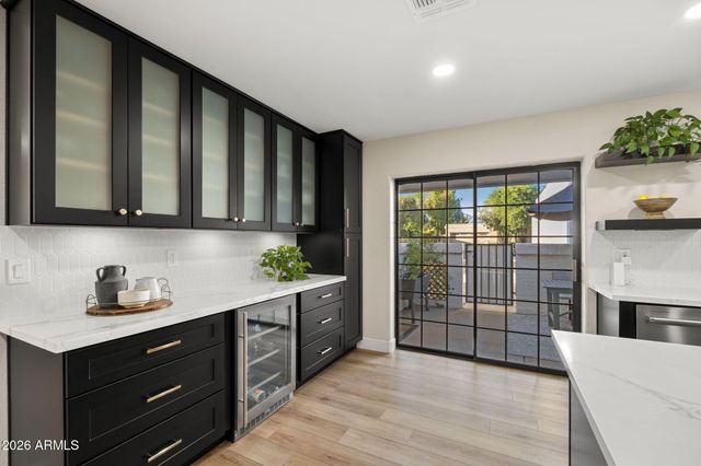 10945 E SAN SALVADOR Drive, Scottsdale, AZ 85259