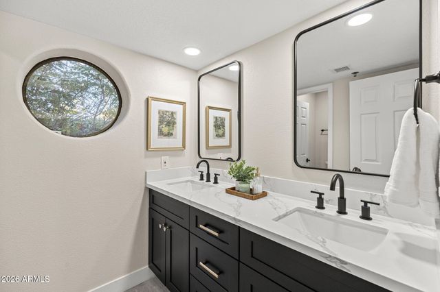 10945 E SAN SALVADOR Drive, Scottsdale, AZ 85259