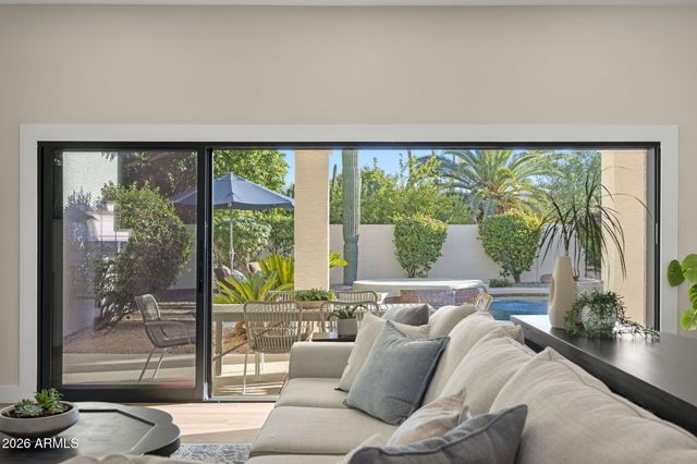 10945 E SAN SALVADOR Drive, Scottsdale, AZ 85259
