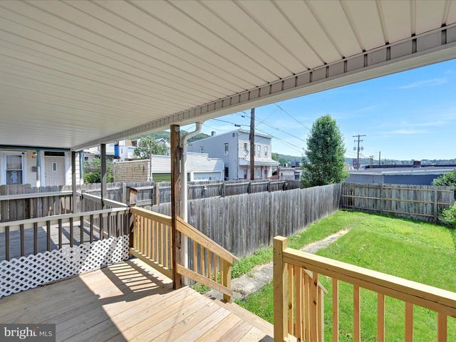 117 N OAK ST, Coal Township, PA 17866
