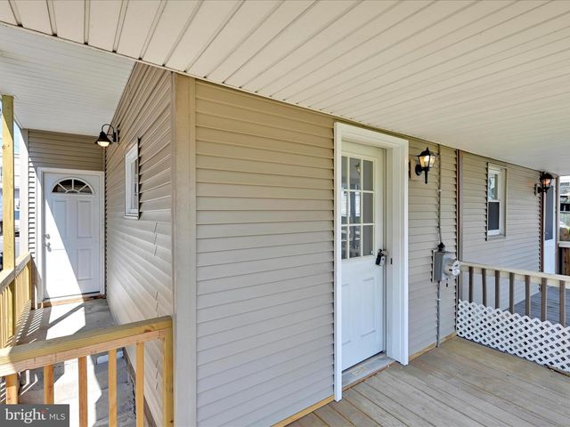 117 N OAK ST, Coal Township, PA 17866