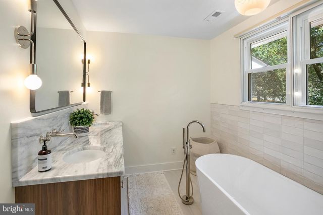 4111 DENFELD AVE, Kensington, MD 20895