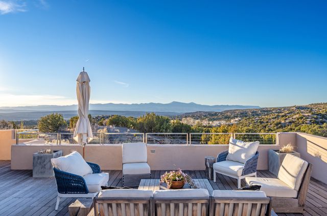 24 Calle Encanto, Tesuque, NM 87506