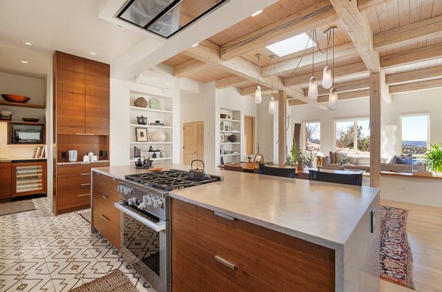 24 Calle Encanto, Tesuque, NM 87506