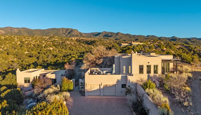 24 Calle Encanto, Tesuque, NM 87506