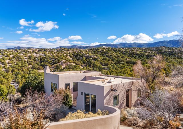 24 Calle Encanto, Tesuque, NM 87506