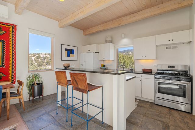 24 Calle Encanto, Tesuque, NM 87506