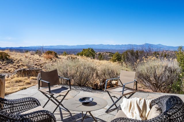 24 Calle Encanto, Tesuque, NM 87506