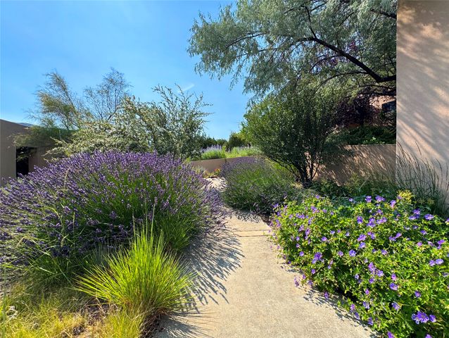 24 Calle Encanto, Tesuque, NM 87506