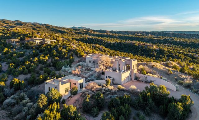 24 Calle Encanto, Tesuque, NM 87506