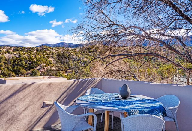 24 Calle Encanto, Tesuque, NM 87506