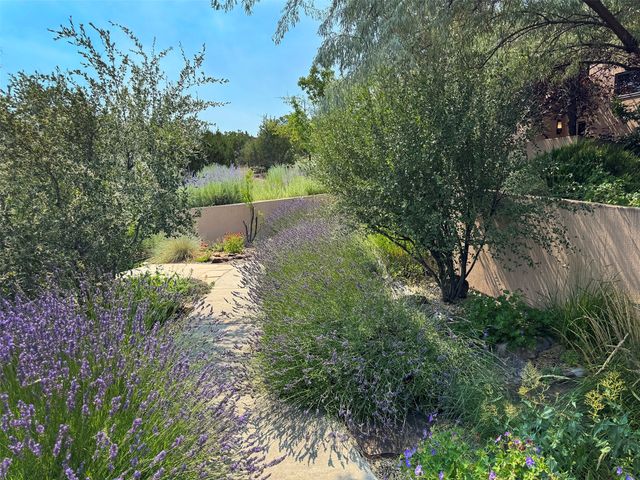 24 Calle Encanto, Tesuque, NM 87506