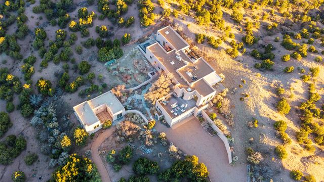 24 Calle Encanto, Tesuque, NM 87506