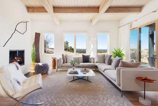 24 Calle Encanto, Tesuque, NM 87506