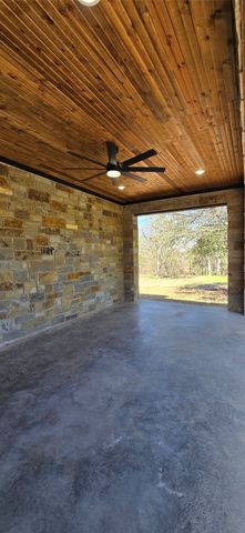 210 Knob Hill Drive, Granbury, TX 76048