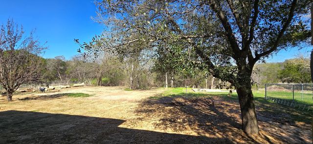 210 Knob Hill Drive, Granbury, TX 76048