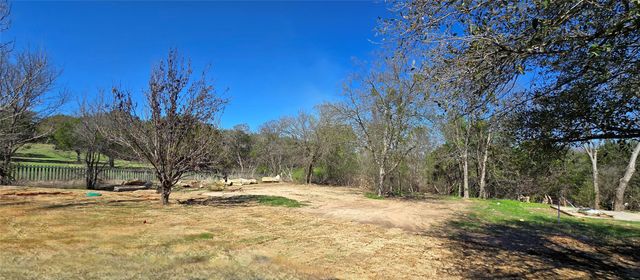 210 Knob Hill Drive, Granbury, TX 76048