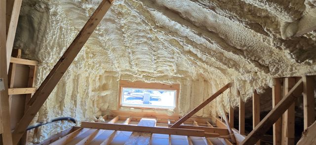 210 Knob Hill Drive, Granbury, TX 76048