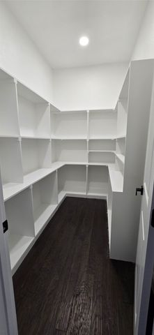 210 Knob Hill Drive, Granbury, TX 76048