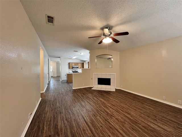 1901 Berkeley Drive, Glenn Heights, TX 75154