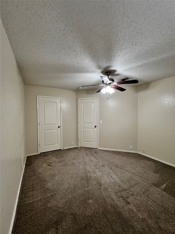 1901 Berkeley Drive, Glenn Heights, TX 75154