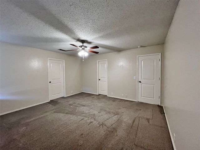 1901 Berkeley Drive, Glenn Heights, TX 75154