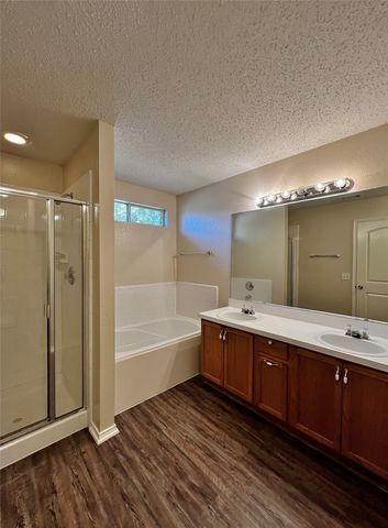 1901 Berkeley Drive, Glenn Heights, TX 75154