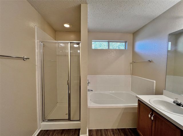 1901 Berkeley Drive, Glenn Heights, TX 75154