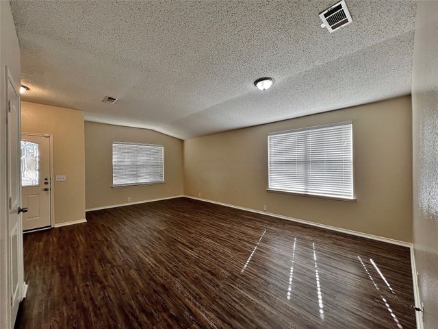 1901 Berkeley Drive, Glenn Heights, TX 75154
