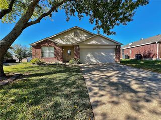 1901 Berkeley Drive, Glenn Heights, TX 75154