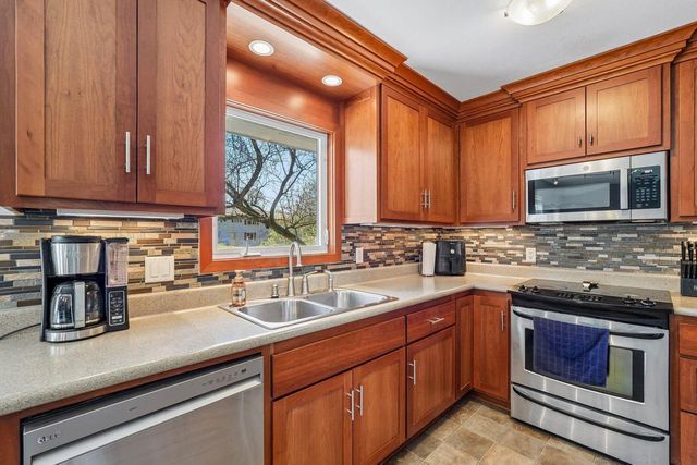 1439 N 12th AVENUE, West Bend, WI 53090