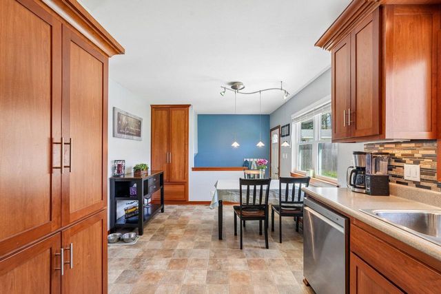 1439 N 12th AVENUE, West Bend, WI 53090