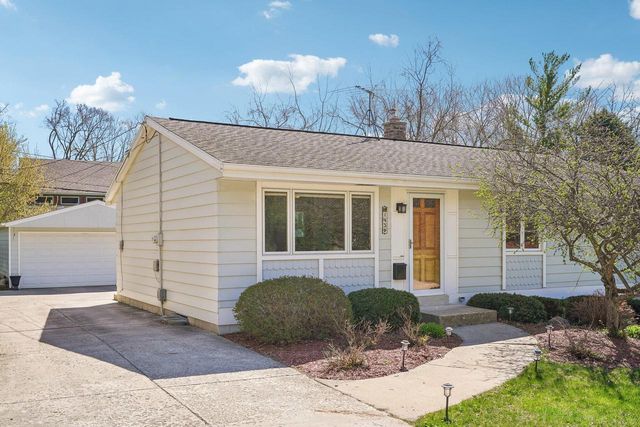 1439 N 12th AVENUE, West Bend, WI 53090