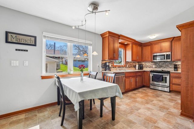 1439 N 12th AVENUE, West Bend, WI 53090