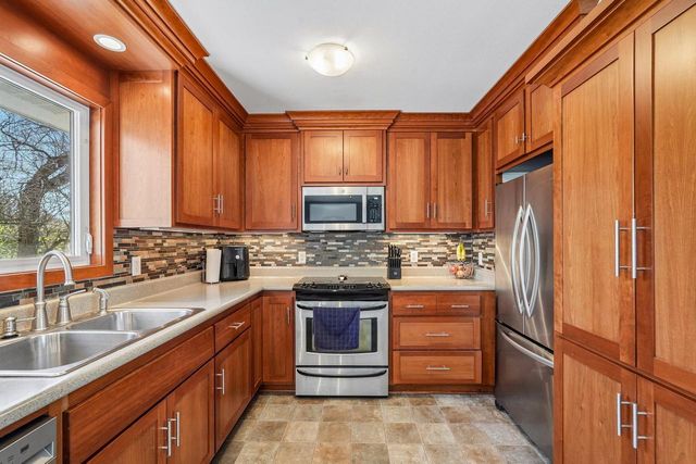 1439 N 12th AVENUE, West Bend, WI 53090